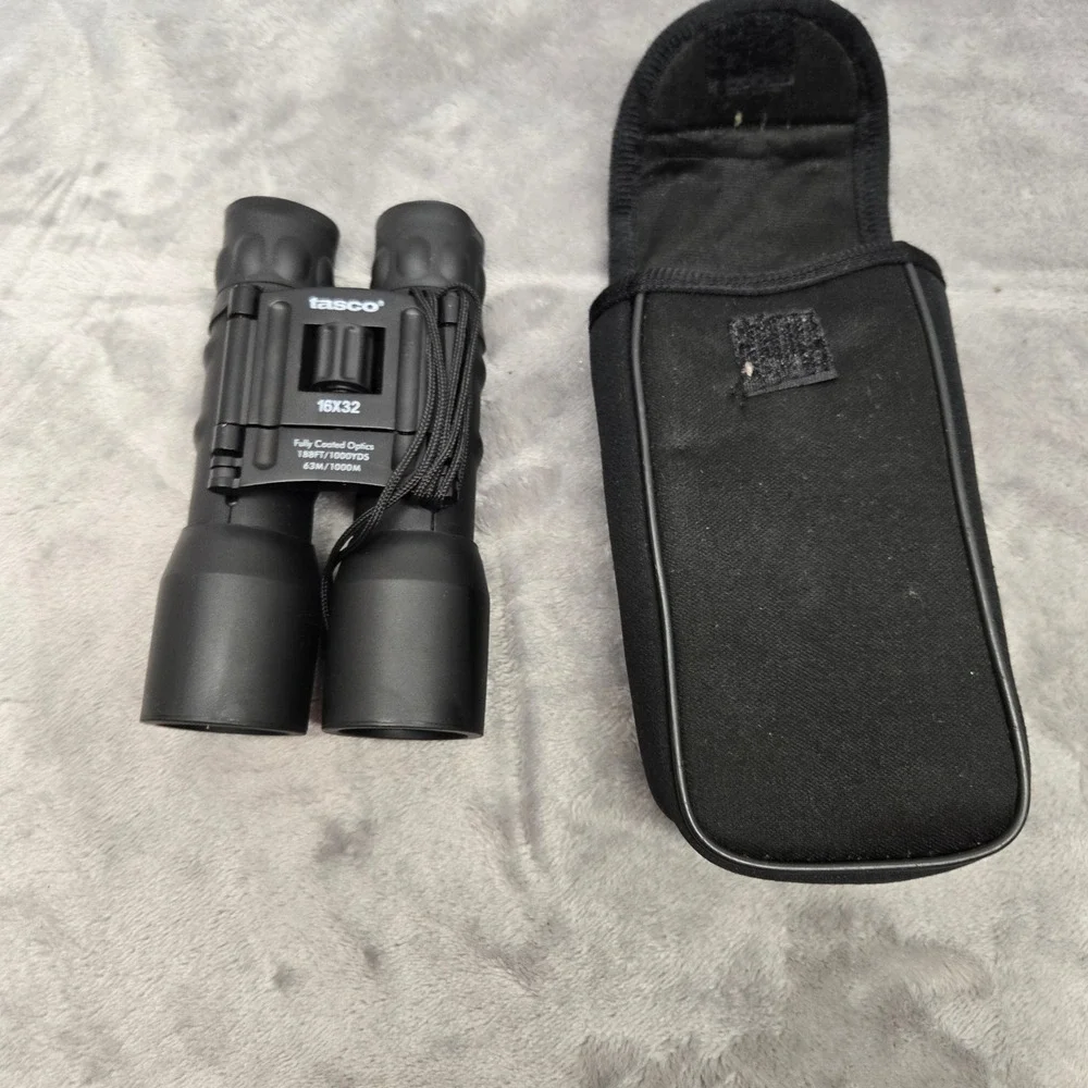 Tasco Essentials 16x32 Binoculars Black Compact Fully Coated Optics with Case